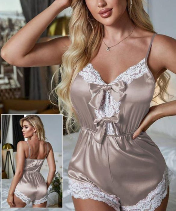 Jumpsuit made of satin with lace edges
