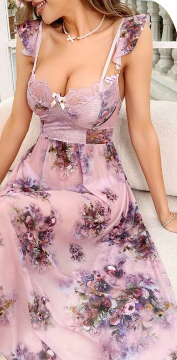 Long lingerie made of floral chiffon with lace at the chest and ruffles at the shoulders